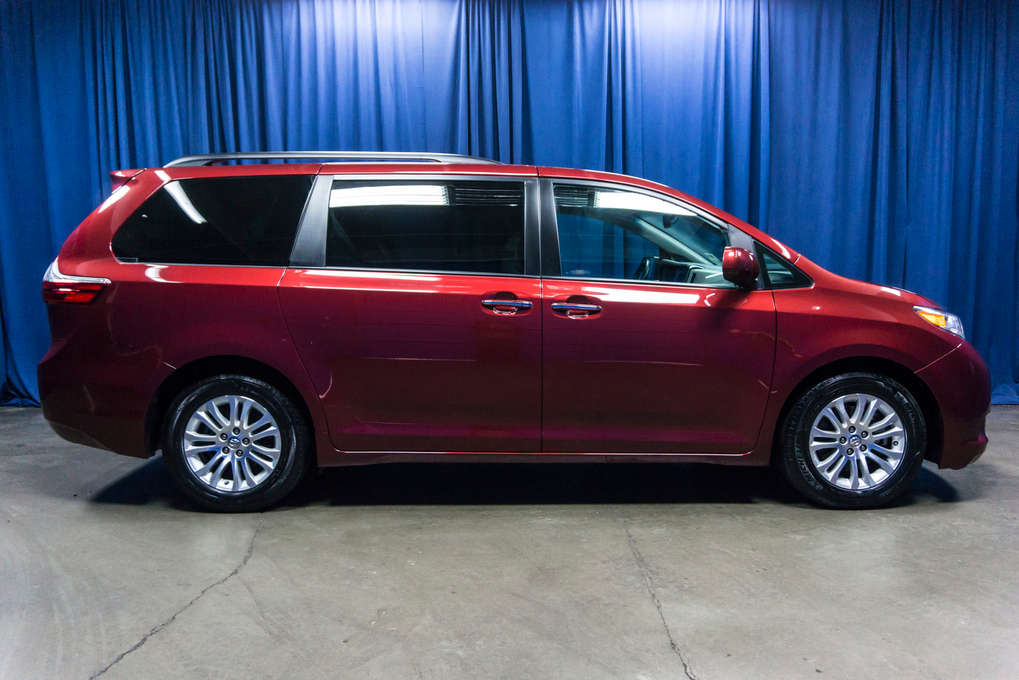 Used 2017 Toyota Sienna XLE FWD Minivan/Van For Sale - Northwest Motorsport