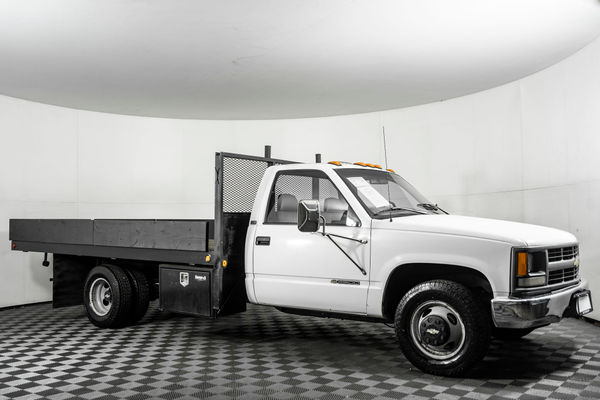 Chevy 3500 Dually Flatbed